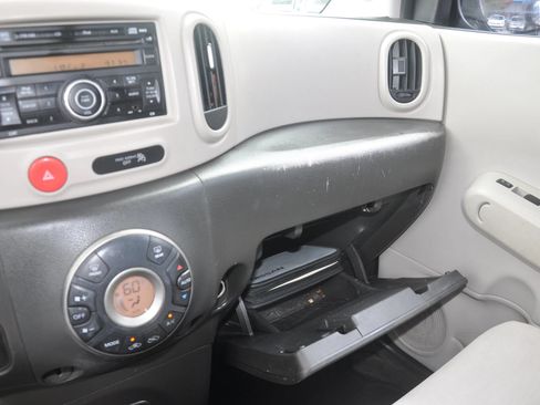 Used 2010 Nissan Cube 1.8 SL w/ Interior Designer Pkg FWD image 29