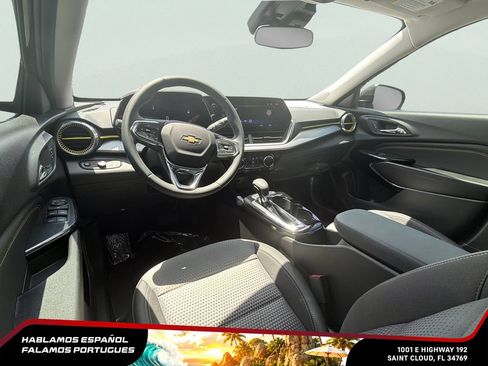 Used 2024 Chevrolet Trax LT w/ Driver Confidence Package FWD image 23