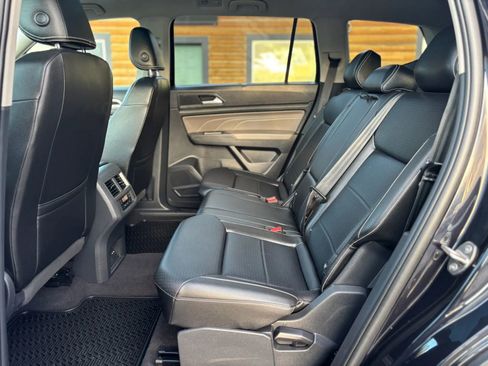 Used 2023 Volkswagen Atlas SE w/ Panoramic Sunroof Package image 18