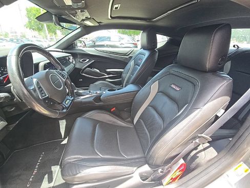 Used 2020 Chevrolet Camaro SS RWD image 17
