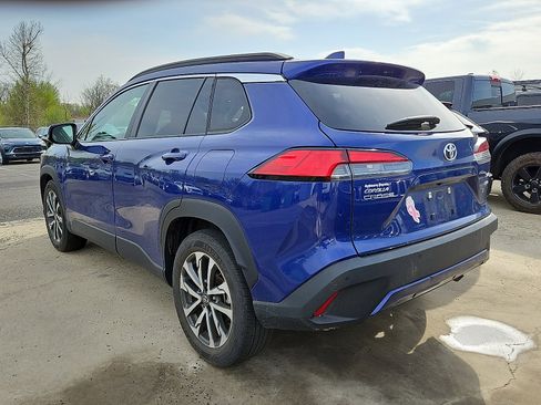 Used 2023 Toyota Corolla Cross XLE w/ Convenience Package image 7