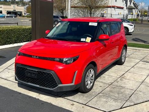 Used 2023 Kia Soul LX image 5