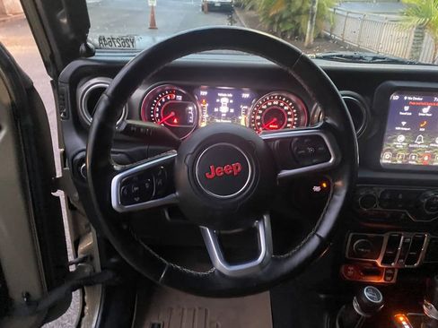 Used 2020 Jeep Gladiator Rubicon image 32