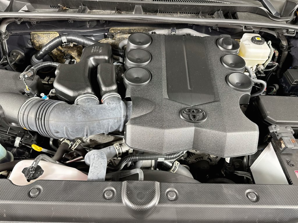 Used 2024 Toyota 4Runner Limited AWD/4WD image 32