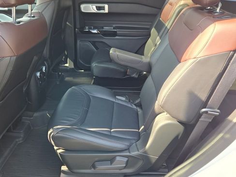 Used 2023 Ford Explorer Platinum w/ Technology Package AWD/4WD image 28