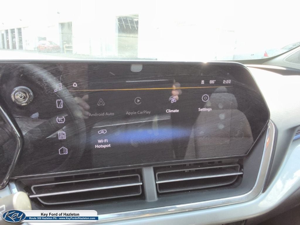 Used 2025 Chevrolet Trax LT FWD image 36
