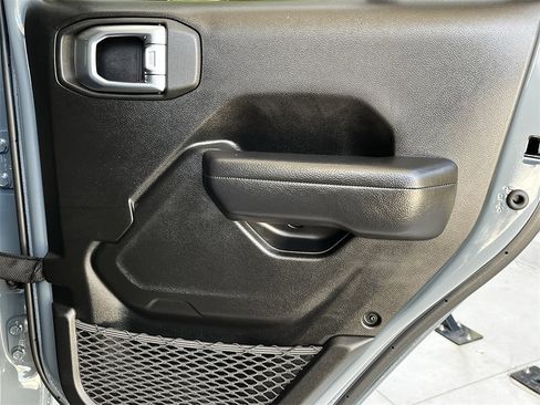 New 2025 Jeep Gladiator Mojave image 24