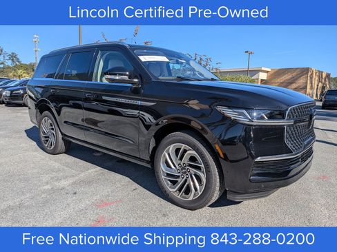 Certified 2025 Lincoln Navigator Reserve image 2