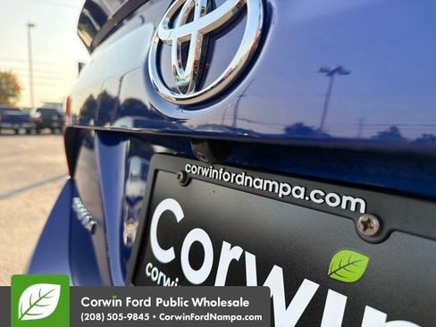 Used 2017 Toyota Corolla SE FWD image 11