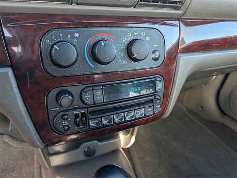 Used 2002 Chrysler Sebring LXi image 12