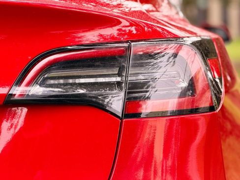 Used 2018 Tesla Model 3 Long Range RWD image 19