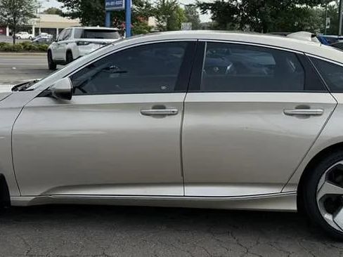 Used 2020 Honda Accord Touring image 7