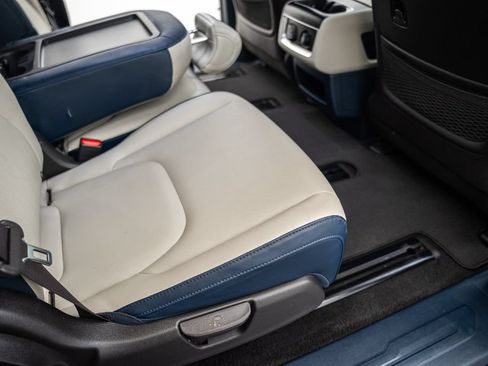 Used 2025 Kia Carnival SX FWD image 36