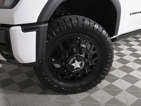 Used 2025 GMC Sierra 3500 Denali Ultimate image 33