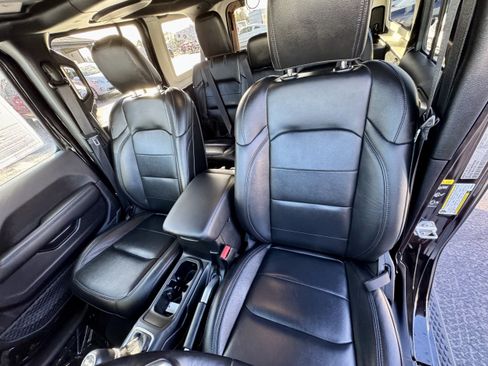 Used 2021 Jeep Wrangler Unlimited Sahara AWD/4WD image 11