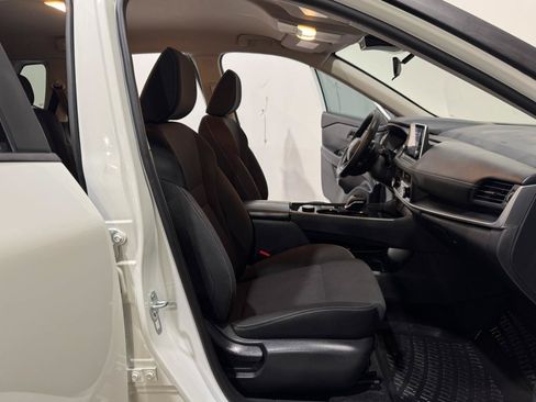 Used 2025 Nissan Rogue S AWD/4WD image 12