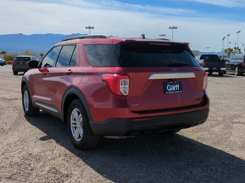 Used 2023 Ford Explorer XLT image 5