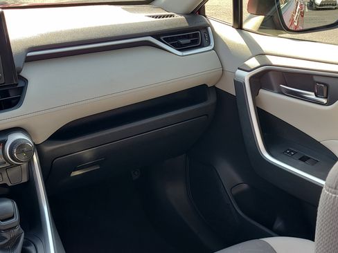 Used 2019 Toyota RAV4 XLE image 17