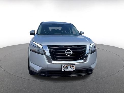 Used 2024 Nissan Pathfinder SV FWD image 4