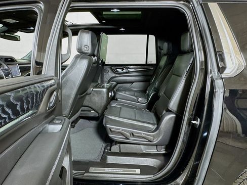 Used 2023 GMC Yukon XL Denali AWD/4WD image 24