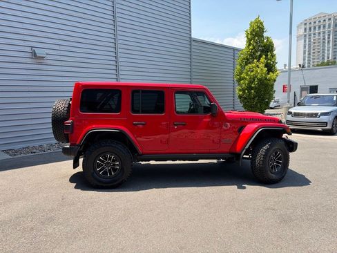 Used 2025 Jeep Wrangler Unlimited Rubicon AWD/4WD image 8