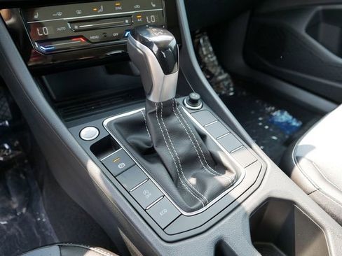 New 2025 Volkswagen Jetta SE FWD image 11