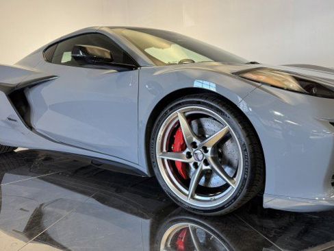 Used 2025 Chevrolet Corvette E-Ray w/ Stealth Interior Trim Package AWD/4WD image 19