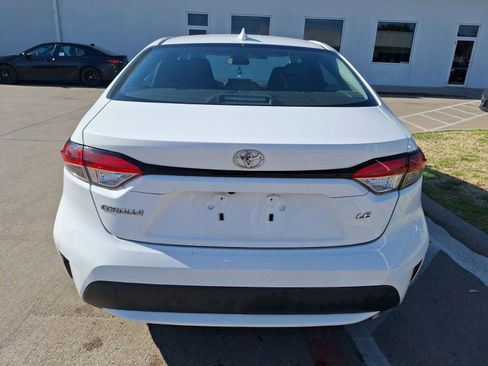 Used 2021 Toyota Corolla LE image 5