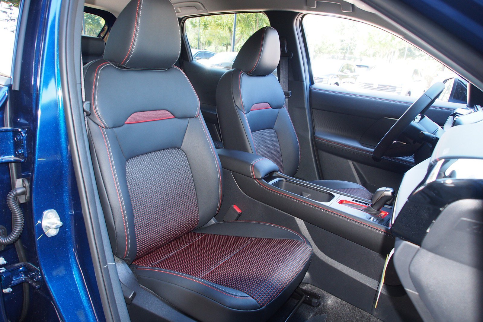 Used 2026 Nissan Kicks SR FWD image 11