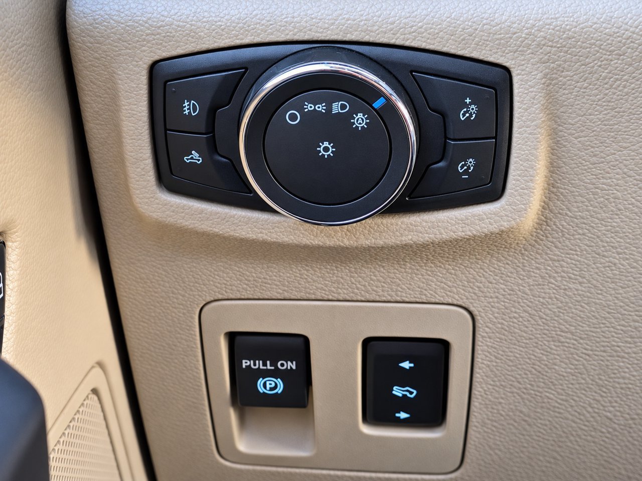 Used 2016 Ford F150 XLT w/ Equipment Group 301A Mid AWD/4WD image 23