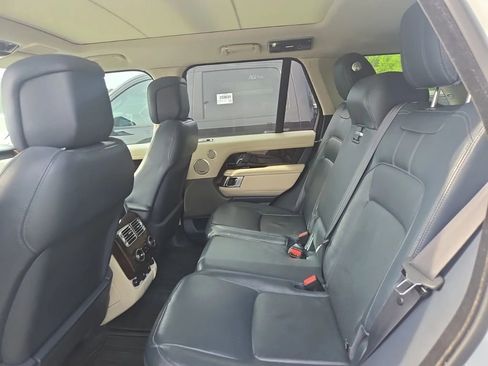 Used 2020 Land Rover Range Rover HSE image 7