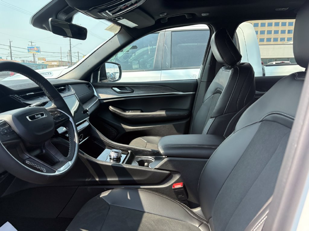 New 2026 Jeep Grand Cherokee 2WD image 12