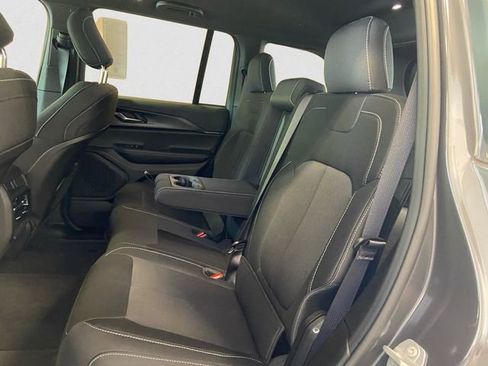 New 2025 Jeep Grand Cherokee Laredo image 14