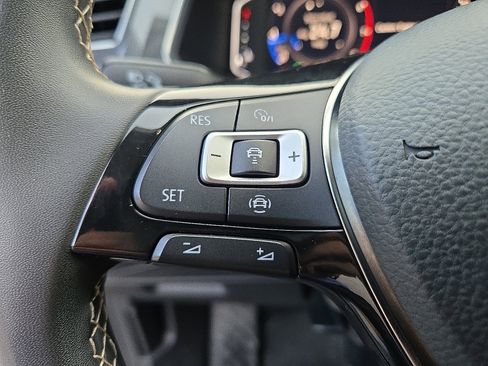 Used 2021 Volkswagen Tiguan SEL image 23