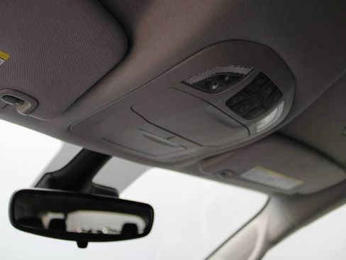 Used 2024 Chrysler Pacifica Touring-L FWD image 24