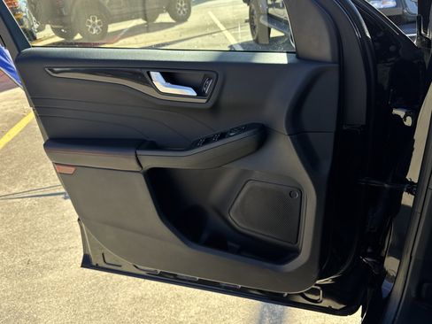 Certified 2023 Ford Escape ST-Line w/ Tech Pack #1 image 23