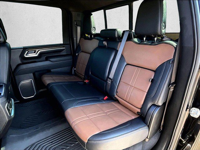 Used 2025 Chevrolet Silverado 2500 High Country w/ High Country Premium Package AWD/4WD image 25