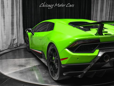 Used 2018 Lamborghini Huracan Performante AWD/4WD image 33