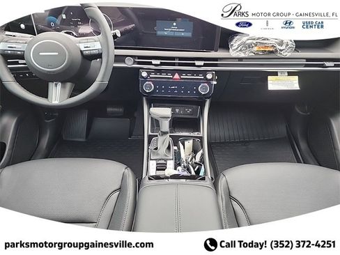 New 2025 Hyundai Santa Cruz Limited image 12