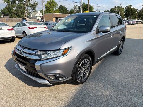 Used 2016 Mitsubishi Outlander SE AWD/4WD image 4