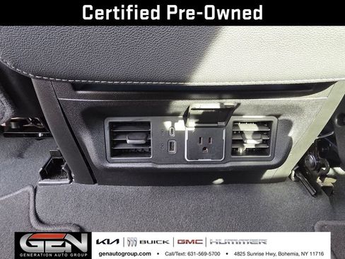 Used 2025 GMC Sierra 1500 SLT image 17