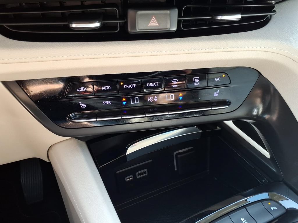 Used 2023 Buick Envision Preferred AWD/4WD image 25