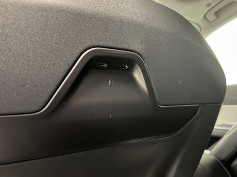 Used 2024 Lincoln Nautilus Premier w/ Equipment Group 102A image 25