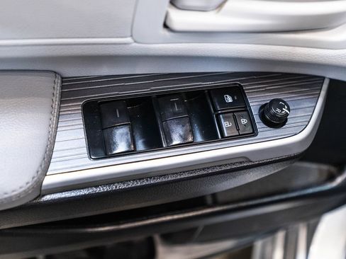 Certified 2025 Toyota Sienna LE FWD image 20