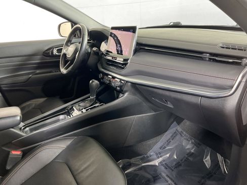 Used 2022 Jeep Compass Limited image 27