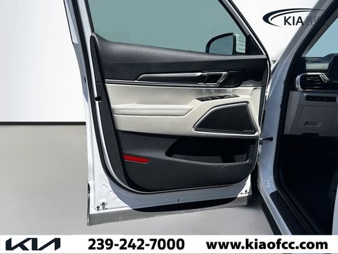 Certified 2023 Kia Telluride S image 22