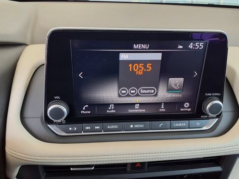Used 2025 Nissan Rogue SV FWD image 28