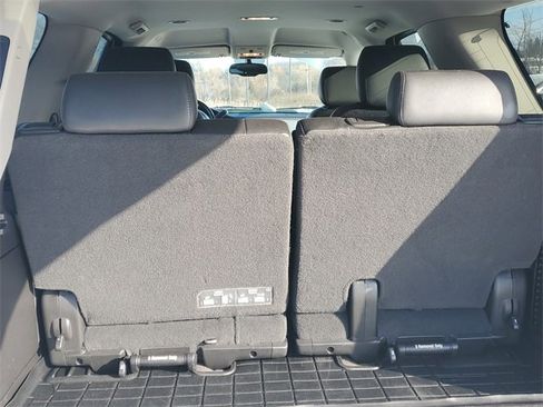 Used 2011 Cadillac Escalade AWD image 7