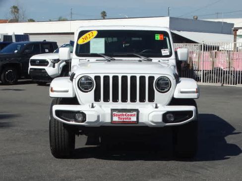Used 2022 Jeep Wrangler Unlimited Sahara image 3