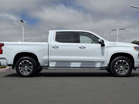 New 2026 Chevrolet Silverado 1500 High Country w/ Technology Package AWD/4WD image 3